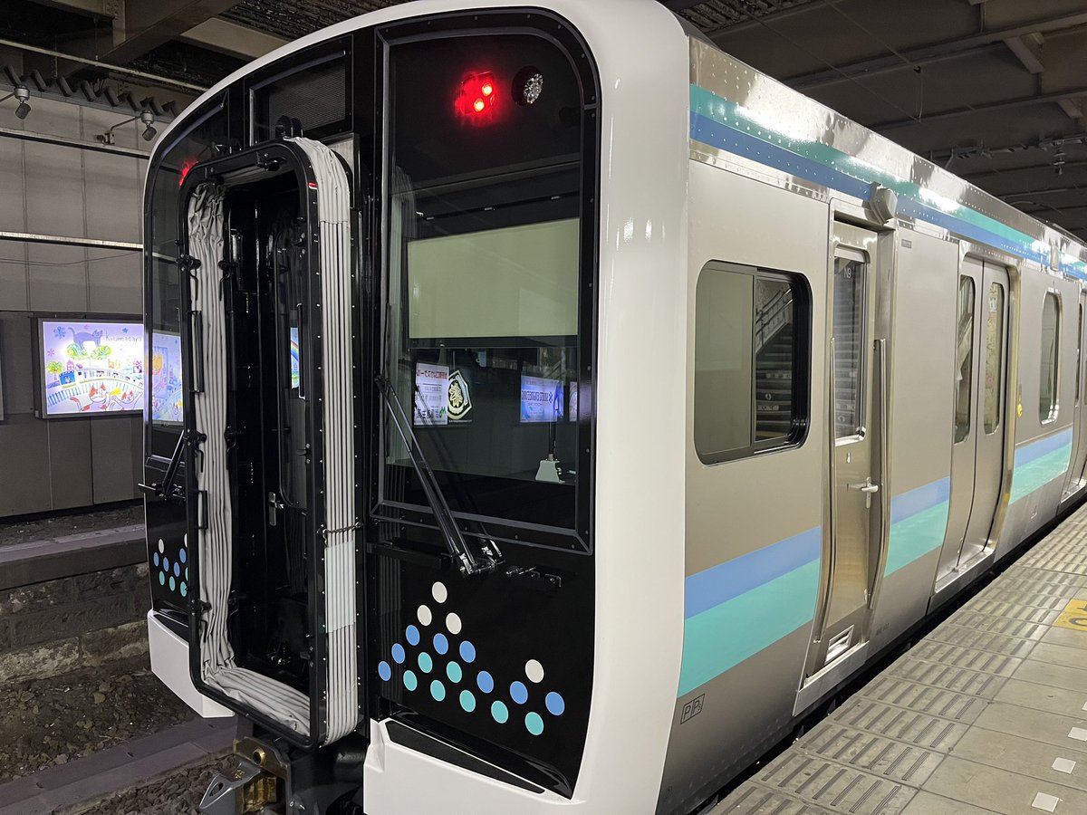 may_rabit's tweet photo. 熊谷駅に新品？この路線でみたことない電車いる https://t.co/fMYlqGHnXz