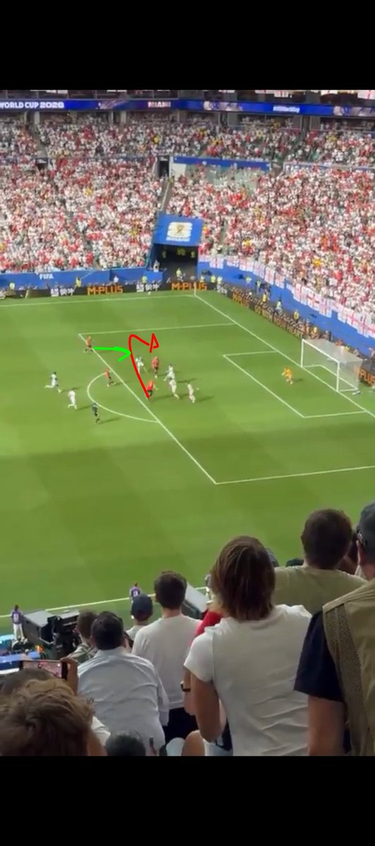 TV_16_'s tweet photo. @polijunkie_aus @The_Tman10 I'd even say there were opportunities to lay it off on the edge of the box or try a lofted ball into the back post as well. 

There were so many times he could've punished us, I'm thankful he's a bit shite 

All times he could've really secured a last 4 spot https://t.co/n2wi4YRnN4