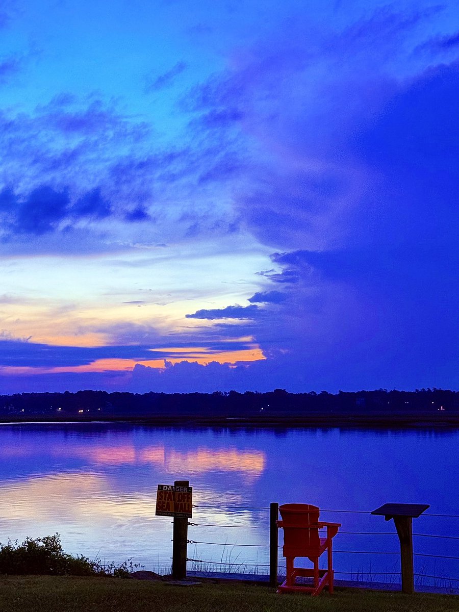 MMoore_hoops's tweet photo. Good morning! #ShallottePoint @EdPiotrowski @medwick @DylanHudlerWXII @jamiearnoldWMBF @LeeHaywoodWX @dogwoodblooms @marioncaldwx @JustinMcKeeWx @StarboardRail @ThePhotoHour @CMorganWX @Christina4casts @AndrewWMBF @ScottyPowellWX @jgreenhillwx @TimBuckleyWX @matt_wx @clairefrywx https://t.co/aYeJvLNKgY