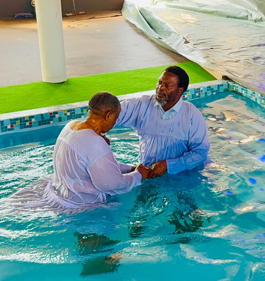 ZANewsFlash's tweet photo. PICS: Former eThekwini Mayor and ANC regional chairperson, Zandile Gumede, has converted to the Shembe church and has since been baptized. https://t.co/MSRMV6Dd3Z