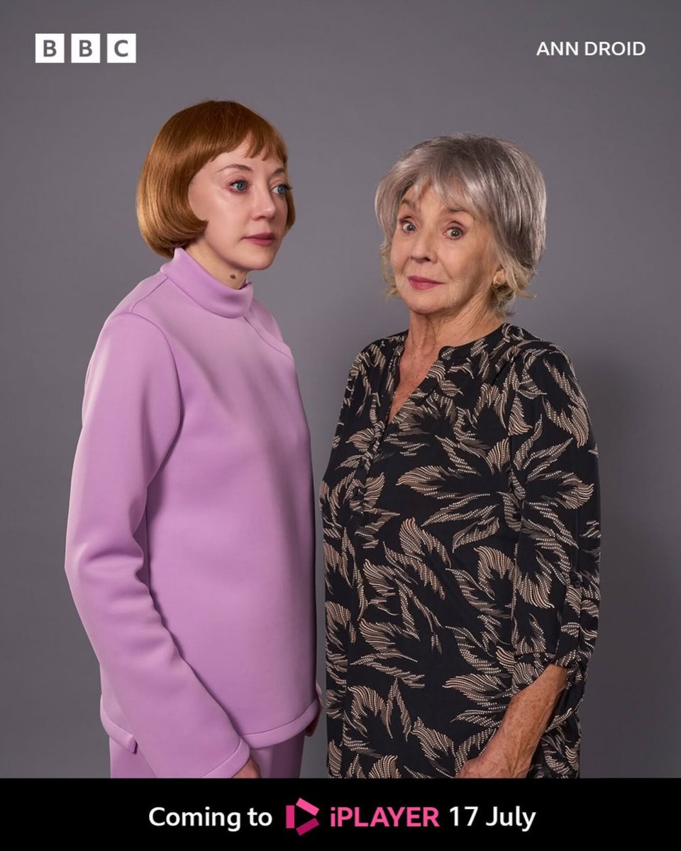CinemaWikipedia's tweet photo. #BBCOriginal New Series #AnnDroid Streaming From 17th July On #BBCiPlayer &amp; #BBCThree.

Starring: #DianeMorgan, #SueJohnston, #Paul Ready, #MaximilianOsinski &amp; More
Created By #DianeMorgan &amp; #SarahKendall.

#AnnDroidOnBBCiPlayer #BBCOriginalSeries #AnnDroidSeries #CinemaWikipedia https://t.co/XFlJYm3srJ