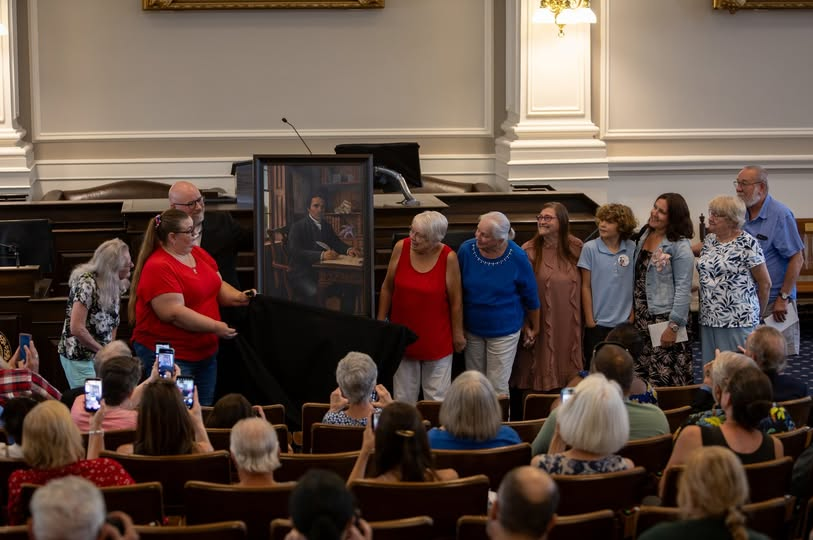 NHHouseofReps's tweet photo. A historic milestone at the New Hampshire State House: the portrait of Wentworth Cheswill, believed to be the first African American elected to public office in American history, has been unveiled and is now permanently displayed on the first floor. https://t.co/cASHgBUtFE