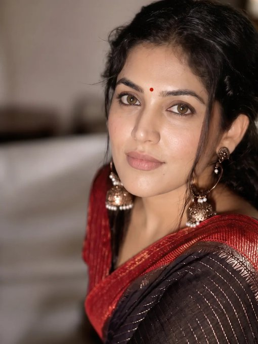 Mounikaa29's tweet photo. Meera
#Meera https://t.co/lzqGAsydhw
