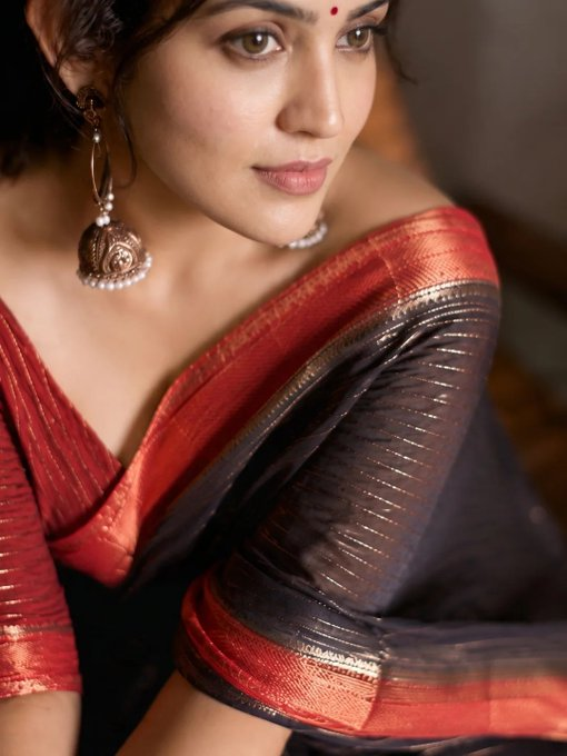 Mounikaa29's tweet photo. Meera
#Meera https://t.co/lzqGAsydhw