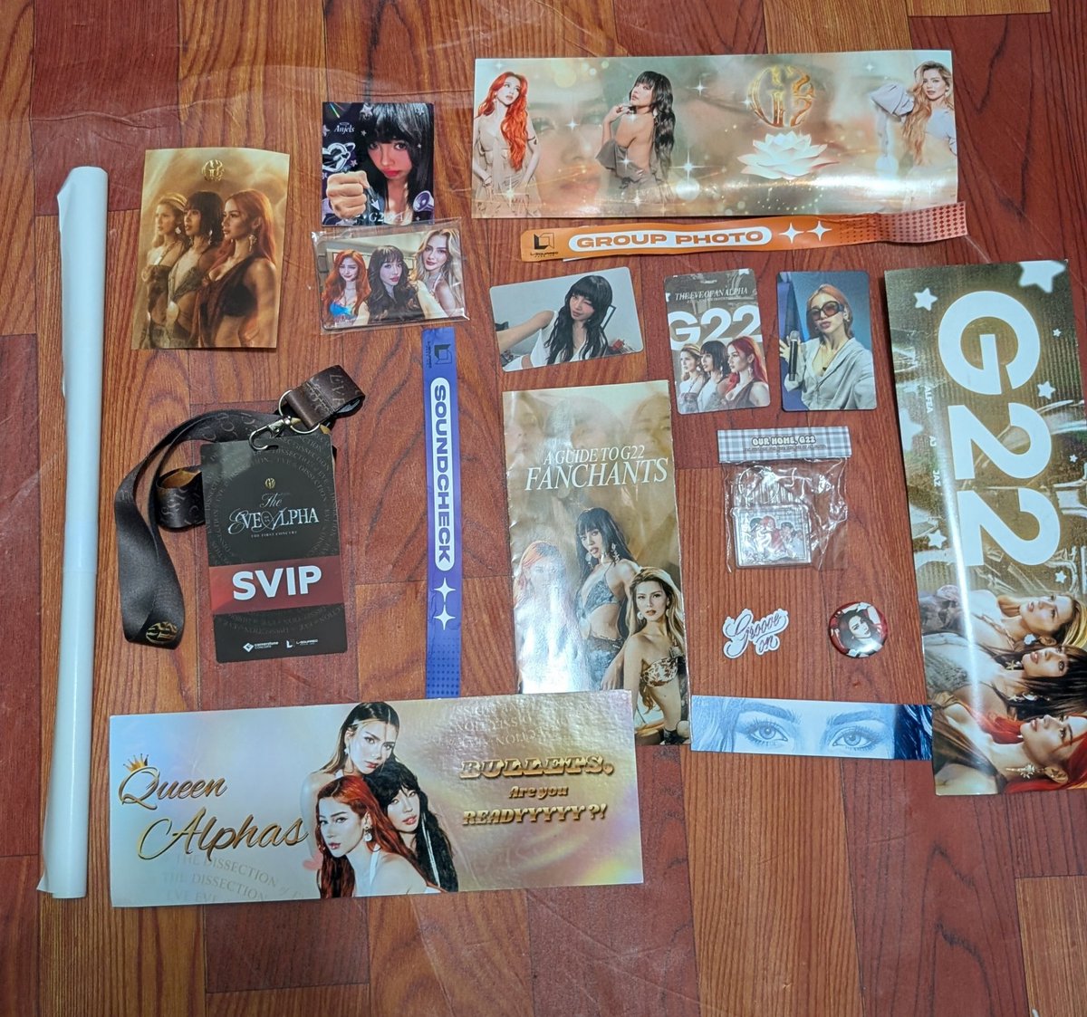 2ne7swift's tweet photo. mga nadekwat na paraphernalia sa #G22_TheFirstConcert #G22_TheEveOfAnAlpha. THANK YOU PO SA LAHAT NG NAMIGAY!!!!
#G22 https://t.co/ribo1zyYq2