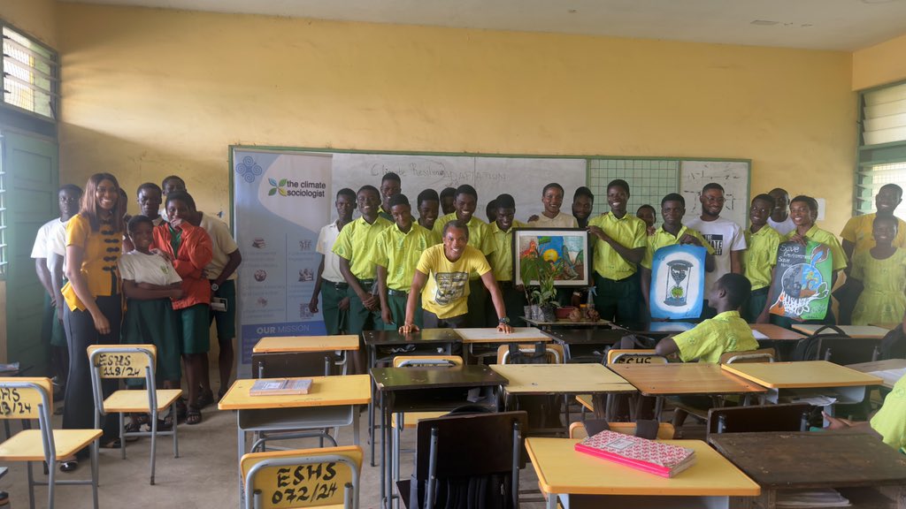 TheClimateSoc's tweet photo. Climate literacy starts in the classroom. 🌍📚

The Climate Sociologist engaged students from Labone SHS, Ebenezer SHS &amp; Odorgonno SHS, inspiring the next generation of climate leaders.

Every lesson today shapes a more sustainable tomorrow. 🇬🇭💚

 #TheClimateSociologist https://t.co/7jQZCkCl4J