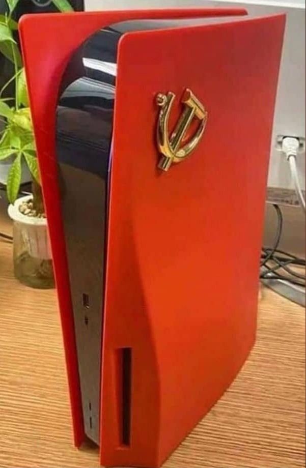 thugpaca's tweet photo. @PlayStationEU New PS5 2028 special edition https://t.co/0eMfliUaME