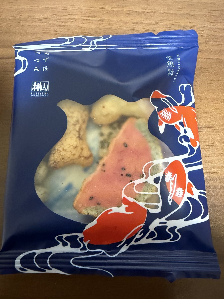 brancoccom's tweet photo. これは持って行ったけど全然足りなかった差し入れ
お煎餅じゃなくておかきかもしれないですね… https://t.co/7okmAMNbCn