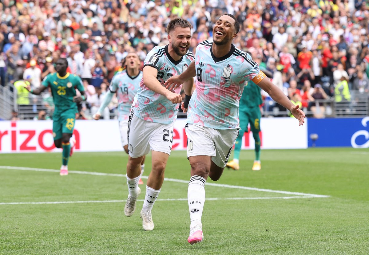 UnitedStandMUFC's tweet photo. 🚨 HERE WE GO!

#mufc have activated the €41m release clause in Youri Tielemans’ Aston Villa contract. A verbal agreement is in place with the Belgian midfielder.

Andrey Santos is done, Tielemans next, after the Éderson deal was called off on Friday.

[@FabrizioRomano] https://t.co/7EEEYMkRls