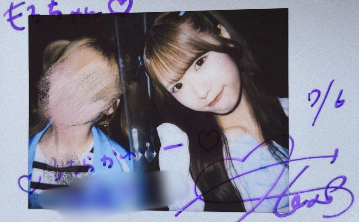LL_morochan's tweet photo. ❤︎2026.7.6
もうこの髪型は人生で2度としません、、、
けど！！自分のツインテールをいつも褒めてくれる推しメン天才なのよ😭😭😭ほんとにうちらかわいーよね😻(?)
りみかの生誕祭ほんっとに楽しかったな〜の余韻で今さらながらのチェキツイです🥹👏🏻🩵
#はるるんとはいポーズ #鈴木遥夏 #フルコース https://t.co/VrcWY0laGk