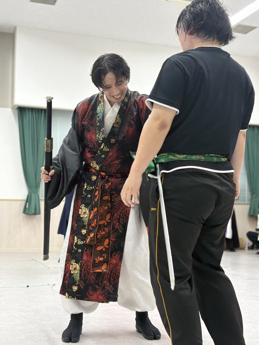 sword_works2012's tweet photo. #SwordWorks 
#シンガンノギョクザ 
最終稽古日！！
最後の詰め作業になっております❤️‍🔥

登場人物が一人…増えるかもしれない…！

明後日からは小屋入り！！
（すてら）

公演詳細▶︎ https://t.co/qZ5O7QbwzD
予約窓口一覧▶︎ https://t.co/qpkpOcVPpZ https://t.co/MEGoFRTjU2