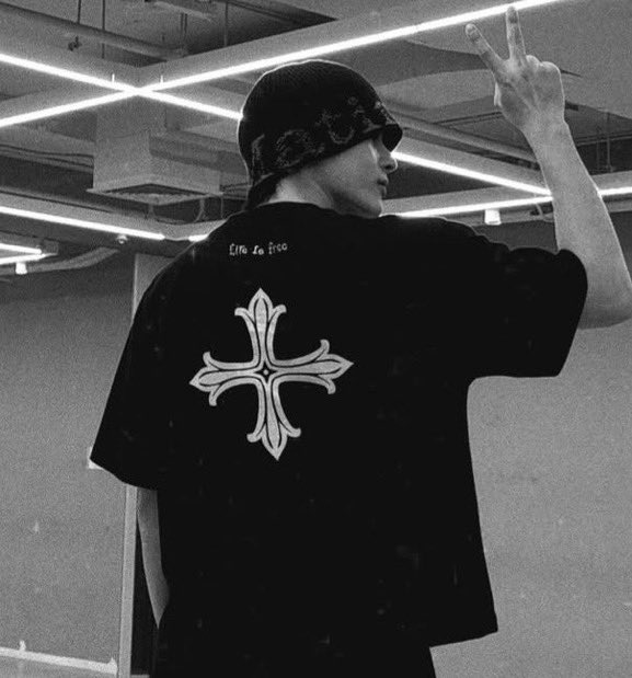 ɾαɱσɳα ❥・•🖤🤍 tweet media