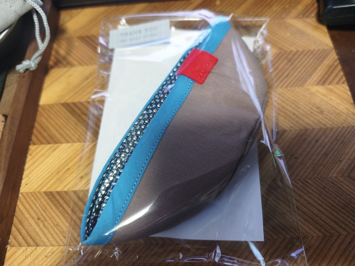 nomodon's tweet photo. Ti400NHコジー
うーん、やっぱかわええ!
ちょっとドラえもんぽい気もするw
アイスコーヒーにピッタリだな(*´ω`*)
#gubigubicozy
#Ti400NHコジー
#EVERNEW https://t.co/0aQAG6vtY4