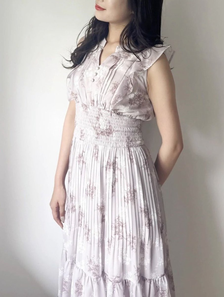 🌷大人気ワンピース🌷 プリーツフラワーシフォンワンピース ¥14,300 O