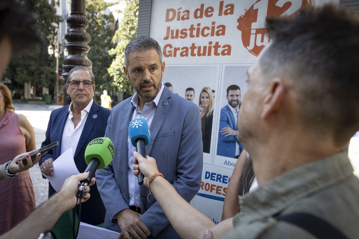 IcagrTwit's tweet photo. #DíaJusticiaGratuita | La Abogacía granadina reclama mejoras en Justicia Gratuita para garantizar la sostenibilidad del servicio 👉️El ICAGR alerta de la creciente pérdida de letrados adscritos a #TurnoOficio y Asistencia Letrada en los últimos años.
🔗 https://t.co/DULFmQ1Vj9 https://t.co/0PffdQpi5e