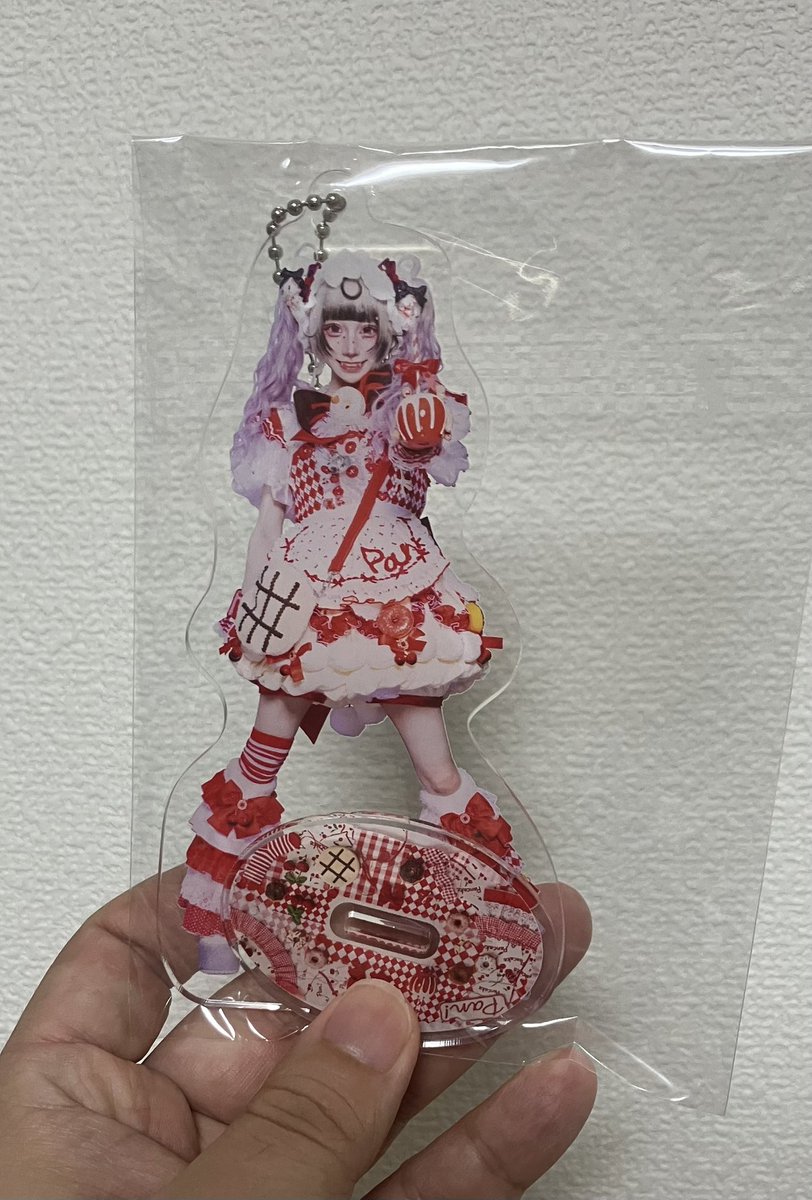 おお！ 家帰ったら米粉パンさんのアクキーが けっこうデカい マザリの