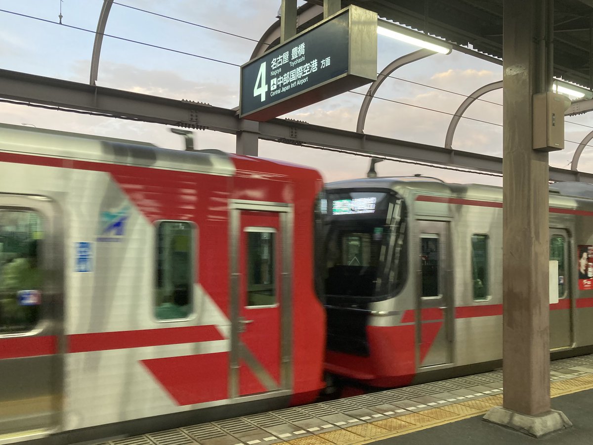 kaluxel's tweet photo. 1980Fﾚ✈︎準急空港
9128F✨+3307F→
めちゃくちゃ新車ながら、ドア放送は旧放送「ドアを閉めます〜」の明るいVerなんやな　3300側で聞くのも何か不思議
#meiun 
#犬山線 
#常滑線 
#名鉄
#9120 https://t.co/RmHPpByx2G