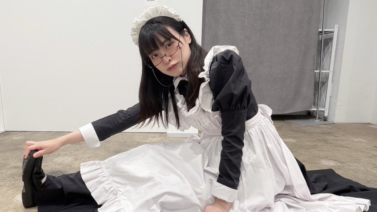 inumugi_wp's tweet photo. あいにくの雨の中、すずしろ様個展にご来場頂きありがとうございました。
明日も同じく、11:00〜19:00、ACG Labo様(東京都渋谷区神宮前6-9-1 B1)にて開催致します。
是非ご来場くださいませ👟🛹
※メイドは14時-19時在廊
真似っこ致しましたお写真を添えて
#MAIDSKATE
#ワンダーパーラー https://t.co/7sWd8yE6F0