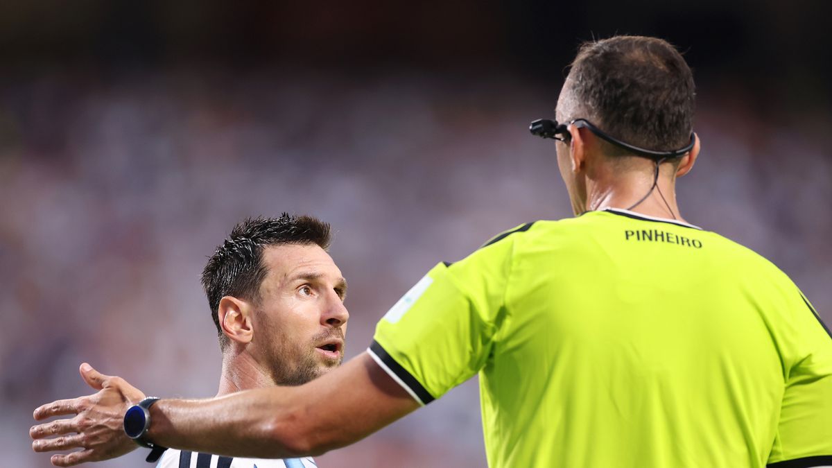 MirrorFootball's tweet photo. ‘One-sided’ World Cup referees ‘giving Argentina everything’ as England get chilling warning

https://t.co/bIG1b7saC5 https://t.co/ONJ63QsWMP
