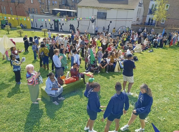 instreatham's tweet photo. Local festivals bring people to our High Road, that's why we invest in them

Every event lets visitors discover local businesses, support independents &amp; experience what Streatham has to offer

Look out for news soon on how we might be able to support your festival this year! https://t.co/hLZmHz48PZ