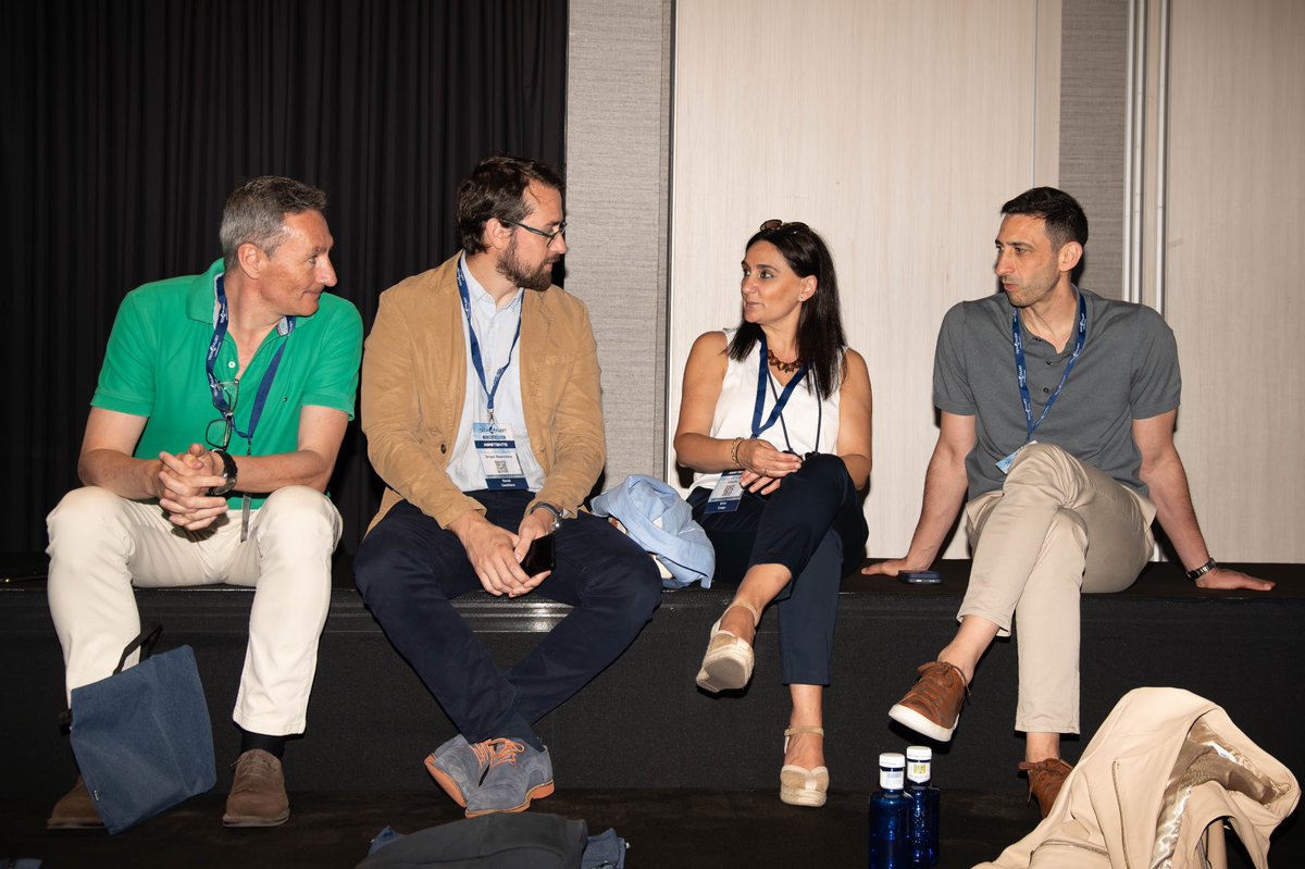 tech4fleet's tweet photo. Esa es la razón por la que seguimos apostando por un formato donde las conversaciones tienen tanto protagonismo como el contenido del escenario. 💙

#Tech4Fleet2026 #Fleeters #GestiónDeFlotas #MovilidadProfesional #LaSalaDeControl https://t.co/h6ZPnl7t50
