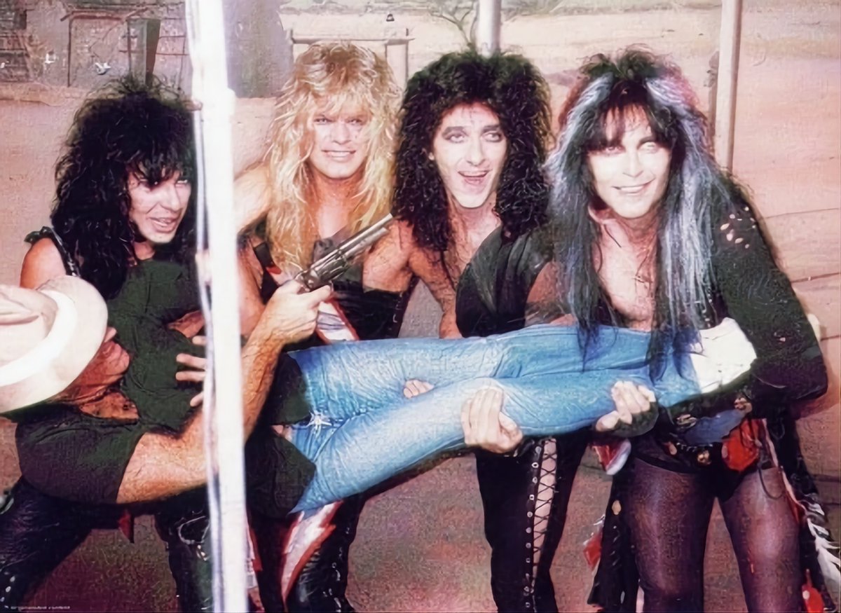 WaspFanClub's tweet photo. The Last Command era W.A.S.P.
#RandyPiper #ChrisHolmes
#SteveRiley #BlackieLawless
#wasp #TheLastCommand @WASPOfficial https://t.co/aPptV5HOCI