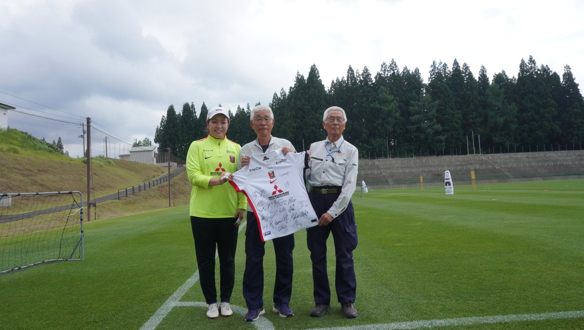 REDSLADIES's tweet photo. ♦️新潟トレーニングキャンプをスタート♦️

7/13、新潟県でのトレーニングキャンプをスタートしました。

詳細はこちら▶https://t.co/pkXNmx3v2n

#三菱重工浦和レッズレディース
#WEみようぜ
#BeyondWE https://t.co/2mvuD5T9sG