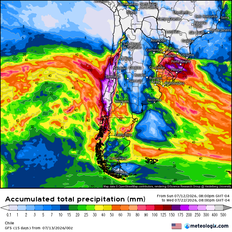 EdoWeatherman's tweet photo. ALERTA ACTUALIZACIÓN MATUTINA.
15-22 DE JULIO.

El evento, un tren de sistemas frontales, está consolidado en todos los modelos y aquí dejo las recientes variaciones.

Región de Atacama. Entre jueves y domingo, con periodos de pausa, pueden acumularse sobre 50-80 mm en la parte sur (Huasco- Vallenar). 

Para la región de Coquimbo, el peak se dará en sectores interiores y del sur, donde se pueden superar los 250-300 mm. Lo mínimo que caerá serán 80-120 mm, en la provicia de Elqui. Aunque el miércoles puede haber algunos chubascos, lo más intenso será entre jueves y domingo, con breves pausas.

Las regiones de Valparaíso, O'Higgins, Maule, Ñuble y Biobío siguen concentrando los mayores estimados, con sectores que pueden superar los 250-300 mm fácilmente e incluso algunas localidades pueden alcanzar los 350-400 mm. La costa de Valparaíso puede recibir el 80-90% de un año normal en este tren de frentes, solo el viernes espera más de 100 mm, por lo tanto me parece irresponsable programar un partido de fútbol para el sábado. La lluvia se extenderá de jueves a lunes. NO VIAJEN A LA COSTA.
En Maule lloverá desde el miércoles, con algunis chubascos el martes.
Lluvia desde el martes entre Ñuble y Los Lagos.

Para la región Metropolitana, Santiago se movería entre 100-150 mm, las comunas que lo rodean entre 150-200 mm, no descartando algunas que reciban más de 250 mm. Esto entre jyeves y lunes, con algubas pausas.

Hacia la zona sur los montos se moverán entre 100-150 mm.

El viento será de 70-90 km/hr en la costa central. El jueves-viernes y domingo-lunes se esperan las ráfagas más fuertes, con akgunos sectores que pueden superar los 100-120 km/hr. En interior viento de 40-60 km/hr.
Altas probabilidades de tormentas eléctricas entre Coquimbo y Biobío.

La isoterma no bajaría de 2000 msnm, incluso se ven variaciones al alza entre miércoles y domingo, de todos modos sí se acumulará nieve, con 2.5 a 4.5 mts posibles entre Coquimbo y Biobío

Esta información aún puede variar, además esto viene con un potente río atmosférico que puede disparar los montos de agua caída.

Atentos con las actualizaciones y desde ya hay que prepararse, no espere a que llegue el evento.

Próxima actualización esta noche cuando regrese de la escuela.