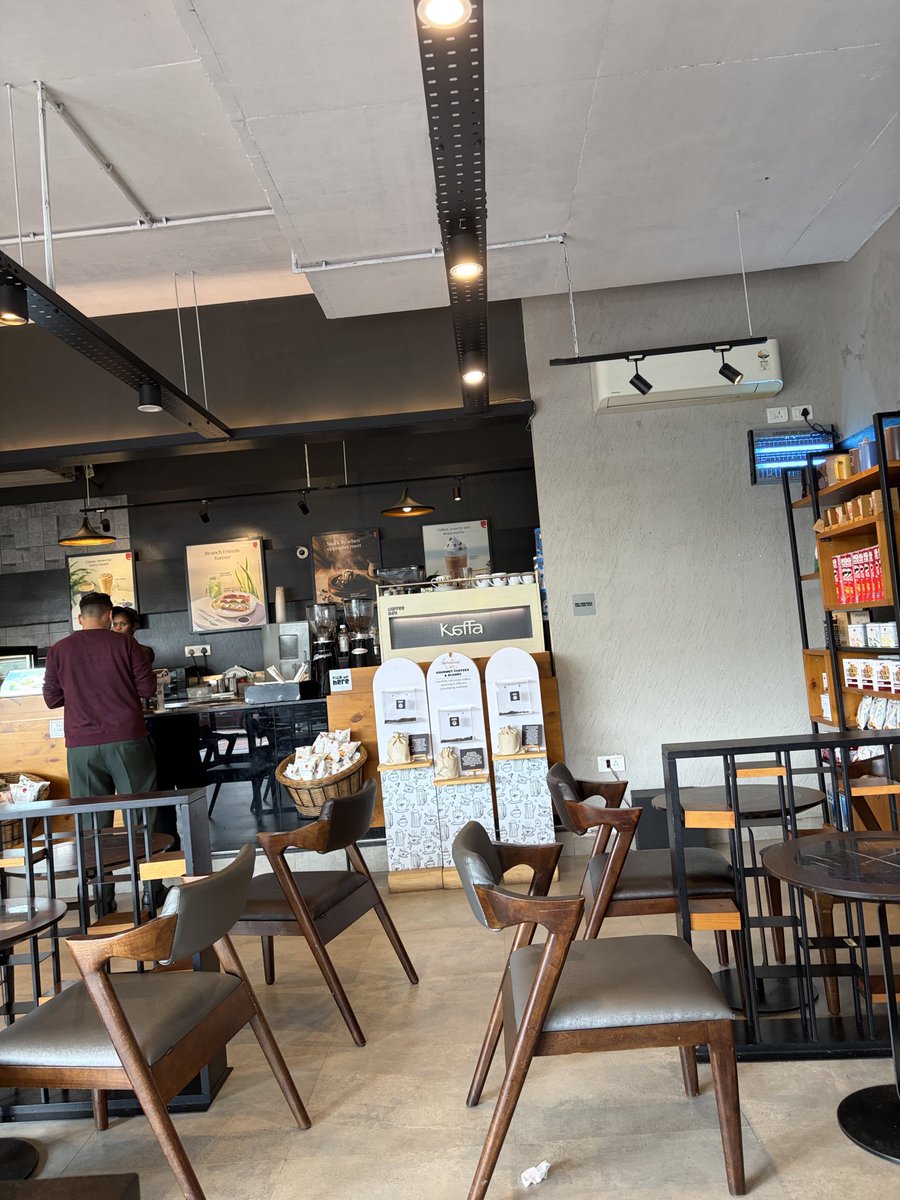 CitizenLensIN's tweet photo. Sad state of @CafeCoffeeDay Kaup with adamant employees to even check ac, never ever visited such filthy, Hot and compromised #CCD !! Is this the company standard or only this #Kaup  outlet an exemption? #Cafecoffeeday #VGSiddartha https://t.co/ofbetpZvm7