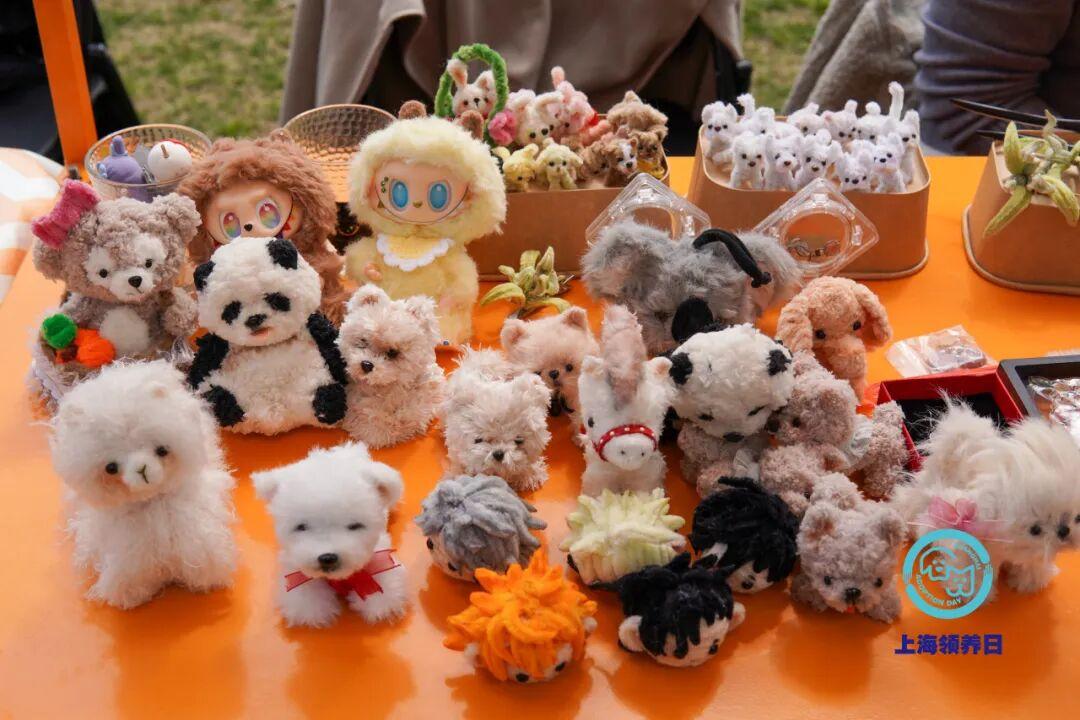 pink_bubblegum8's tweet photo. Community pet adoption event this Sat at Central Park! Free snacks, fun games, and a chance to bring a furry friend home. Drop by anytime between 10AM-3PM!， https://t.co/HCsOhTVKDU