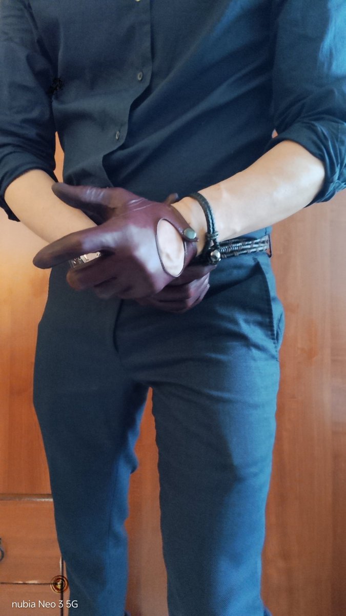 phking74's tweet photo. ⭒✴︎💙∪ ⃝␥𝓦𝒾𝓉𝒽 𝒶𝓁𝓁 ℳ𝓎જ⁀➴⋆♠🂱⭐︎
#gayfetish #nylonlover #pantyhoseformen #gloves #sheersocksfetish #toughglove #dentsglove #nylonsock #seikosamurai https://t.co/2aDMctGwR1