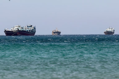 MagnaCartaPol's tweet photo. 🇺🇸Hormuz Becomes the New Battleground as the US Demands Iran Back Down
Read more: 👇👇
https://t.co/CvojvjaDbs

#USA #Iran #OilCrisis #Hormuz #Ceasefire https://t.co/fOuPtLnFWY
