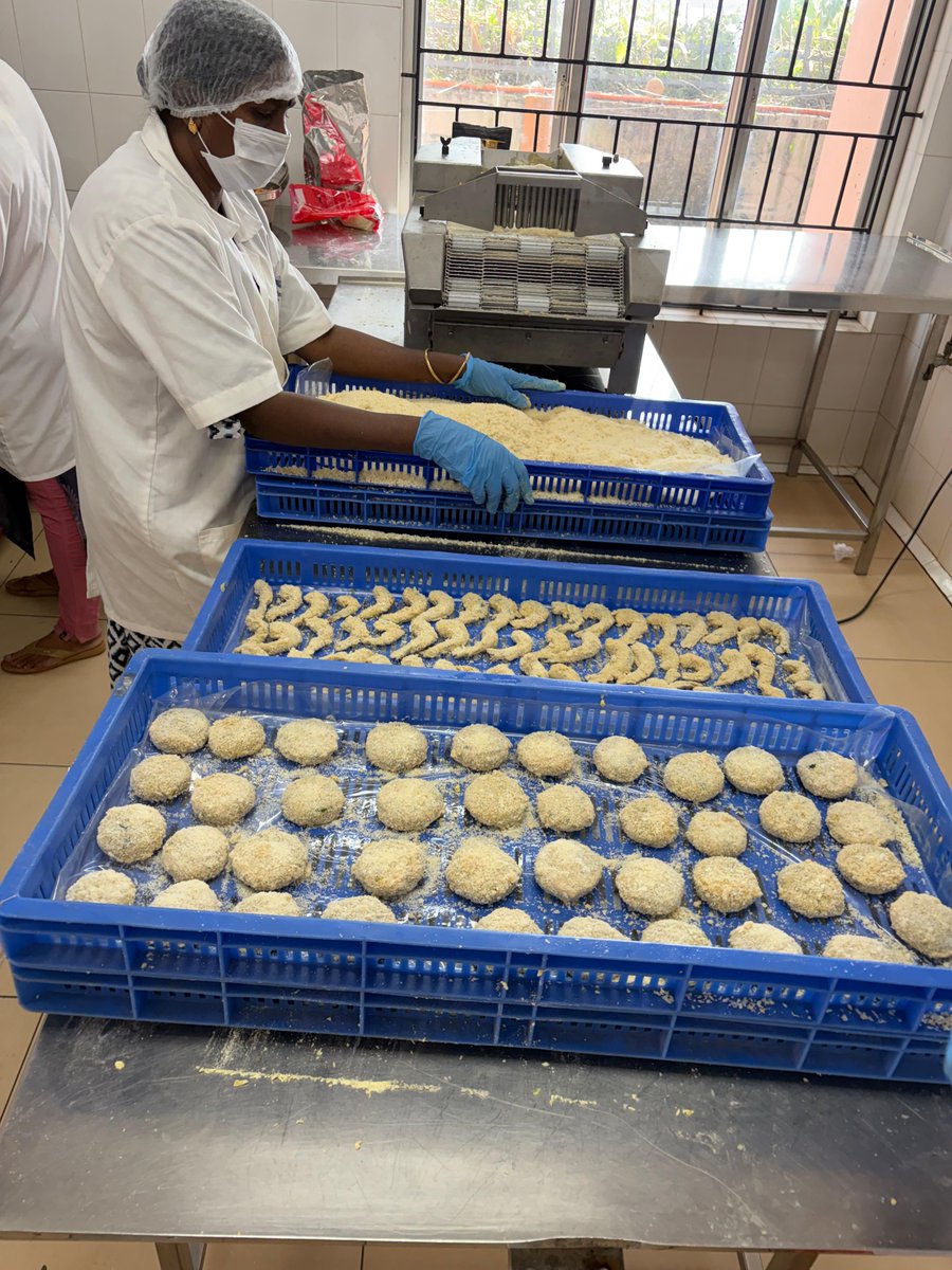 farddepartment's tweet photo. Officials of the F& ARD Deptt., Government of Odisha, successfully completed a 5-day Capacity Building Programme on “Advances in #FishProcessing Technology” at ICAR-CIFT, Kochi.

The training enhanced knowledge in modern fish processing, value addition, food safety, and post-harvest management, reinforcing Odisha’s #ShrimpMission and Deep Sea Mission through scientific best practices for sustainable fisheries and improved fisher livelihoods.

#FisheriesOdisha #CapacityBuilding #BlueEconomy #FoodSafety