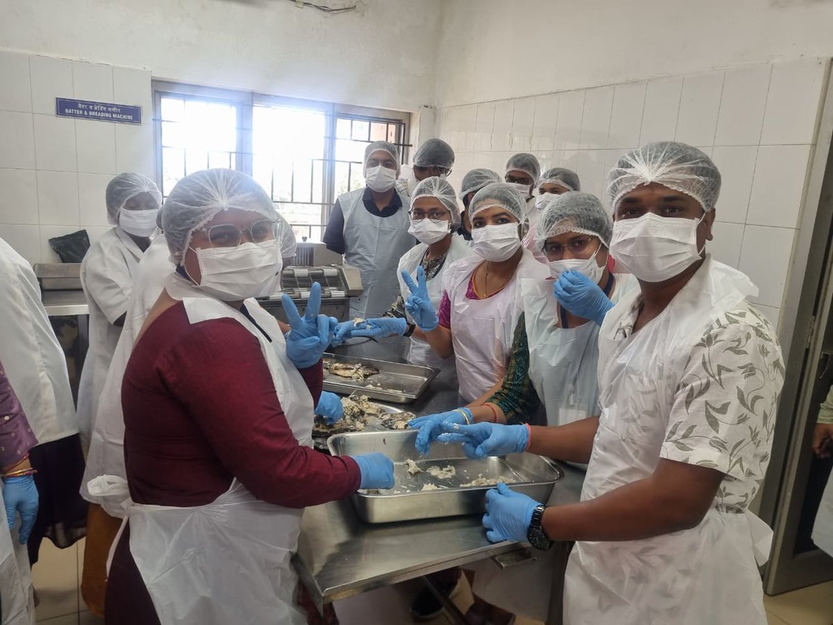 farddepartment's tweet photo. Officials of the F& ARD Deptt., Government of Odisha, successfully completed a 5-day Capacity Building Programme on “Advances in #FishProcessing Technology” at ICAR-CIFT, Kochi.

The training enhanced knowledge in modern fish processing, value addition, food safety, and post-harvest management, reinforcing Odisha’s #ShrimpMission and Deep Sea Mission through scientific best practices for sustainable fisheries and improved fisher livelihoods.

#FisheriesOdisha #CapacityBuilding #BlueEconomy #FoodSafety
