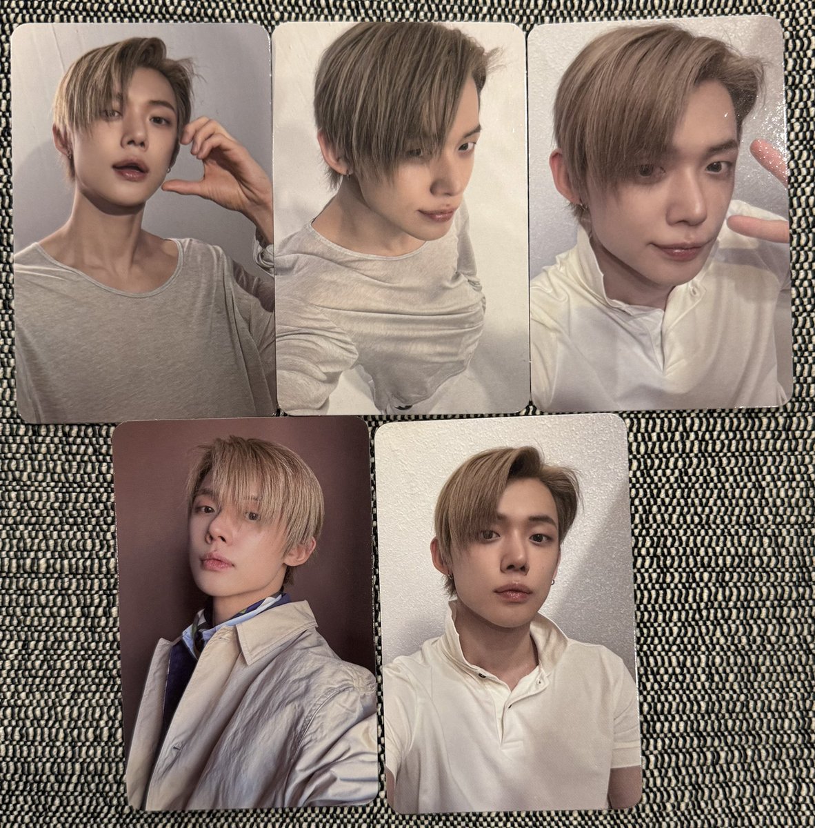 chichan1108's tweet photo. YEONJUN NO LABELS PART2
3形態 

譲　画像1枚目
求　画像2枚目💕

郵送📮にて交換希望。
よろしくお願いします🙇‍♀️

#TXT交換 https://t.co/jpaLokrSTk
