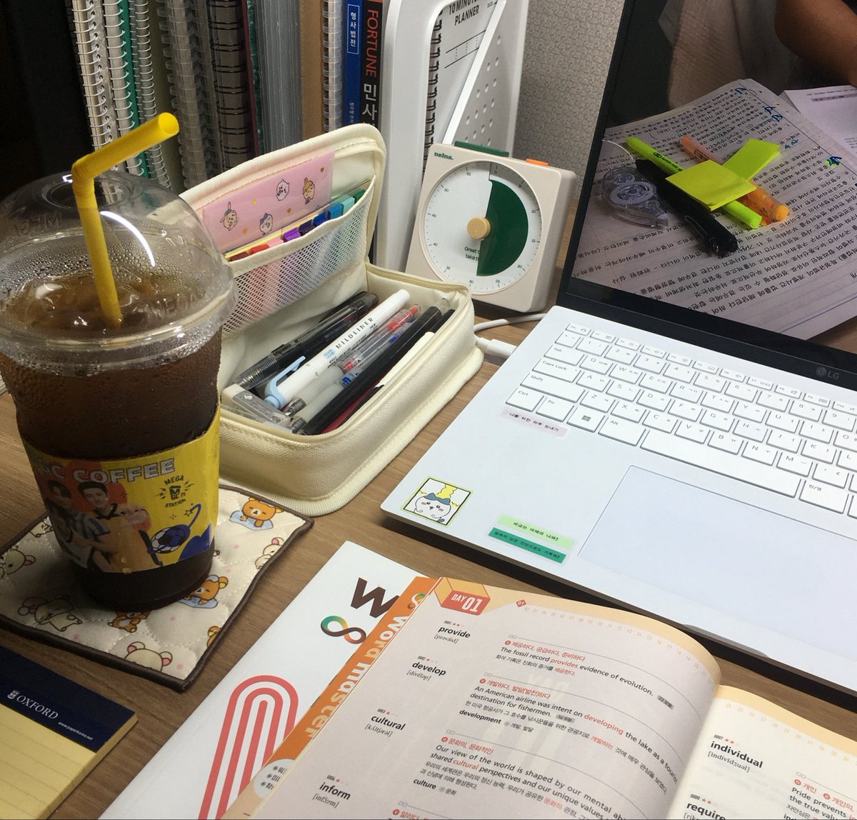 haehaphaus's tweet photo. #studytwt . .🪑 https://t.co/PDlic1Diwv