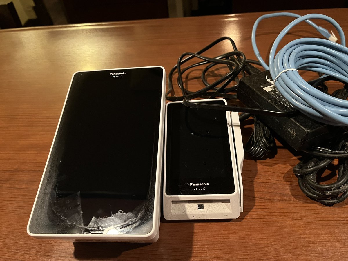 randy_atusi's tweet photo. んでこれはどないしたらええんや
取りに来るわけないだろし。

機械は悪くない、世話になりました。🖐️ https://t.co/G3uQZ3uKrg