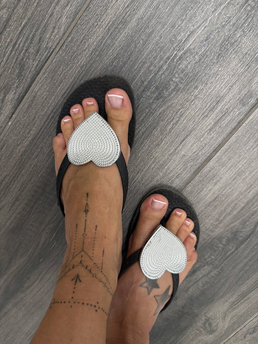 velvessoles's tweet photo. @rt_feet https://t.co/G8YZPkULdF