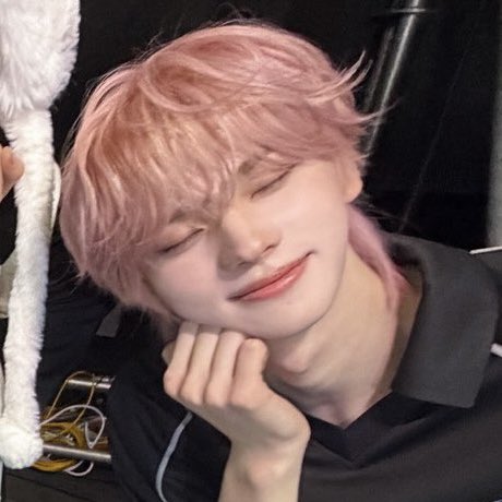 shyparange's tweet photo. 신유 볼찌빵 할때마다 말도 안되게 귀여워짐..
항상 눈 꼬옥 감는것도 존귀..ㅠㅠ https://t.co/EbvblApgWp