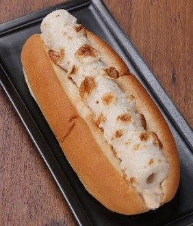 NaganoPref's tweet photo. ビタミンちくわドッグ🌭の提供は、店内調理サービス「まちかど厨房」を展開している長野県内約140店舗でのみ発売となります🥹
県外にお住まい方は、ぜひ長野県にお越しいただき味わってみてください💛 https://t.co/dbupi1EL8v