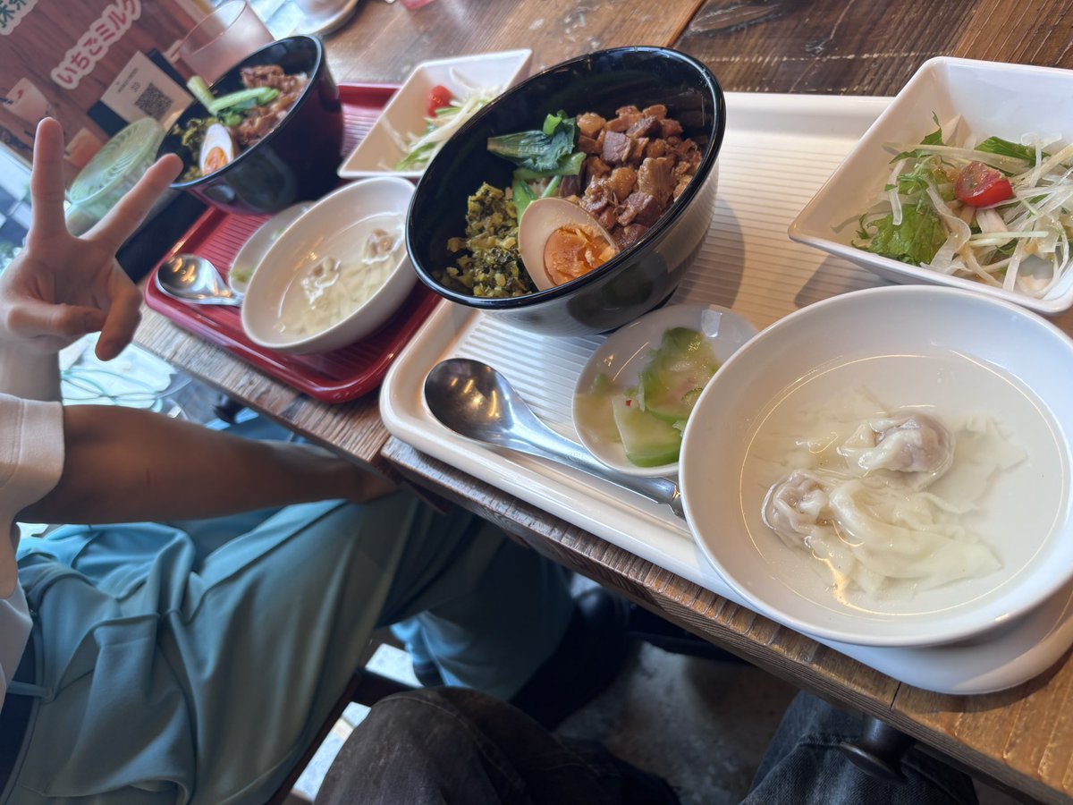 yushi_ENGimon's tweet photo. うちのゆうまが可愛すぎる件
ご飯食べに行ったら同じの頼んでて可愛かった♡
@yuma_ENGimon https://t.co/9lRTyyOM6K