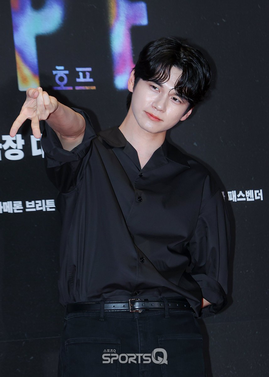 sportsqnews's tweet photo. [#포토Q] 260713 ‘옹성우’ 영화 호프 VIP 시사회

📌https://t.co/o67TlH0PWk

#옹성우 #ONGSEONGWU
#호프 #HOPE https://t.co/TIAlHFuLle