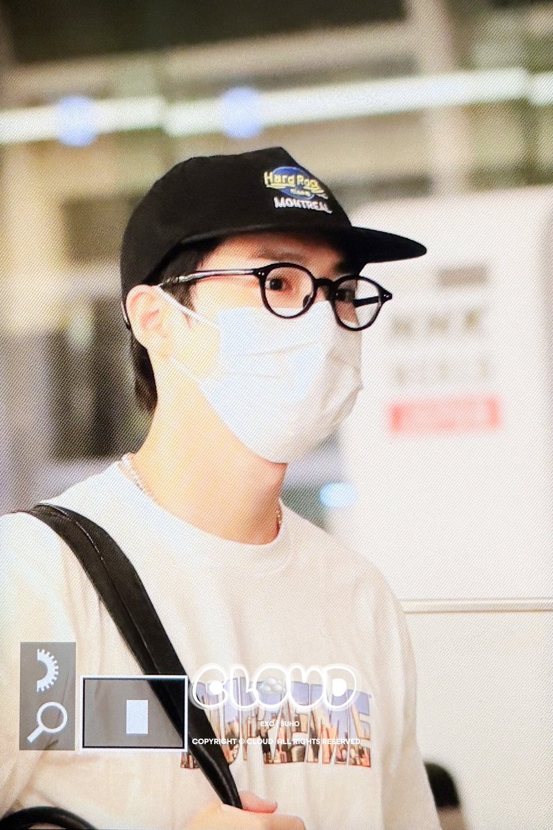 CLOUD_rto's tweet photo. 260713  HND 
집에 가즈아!!
 #수호 #SUHO #김준면 https://t.co/KYoMUth8XW