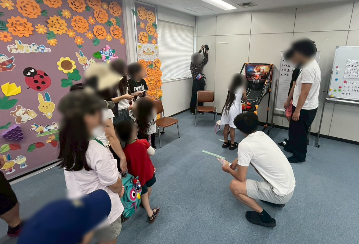NPO_AKTO's tweet photo. 「わくわくキッズフェスタ in ねこのたまり場」が開催され、大盛況のイベントとなりました！
普段接する機会があまりない子どもたちと大学生たちの良い交流の���会にもなったようでした😊
多くの方々のご協力に感謝しています https://t.co/VDwbcI9LW7