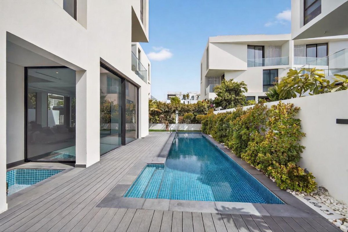sucrezone's tweet photo. What does AED 15M buy in Dubai’s greenest luxury enclave?

A rare Chorisia I villa in Al Barari, Wadi Al Safa 3, offering privacy, architectural elegance and nature led living.

AED 15M | ≈$4.08M | ≈₦5.63B

DM for a private viewing.

#AlBarari #DubaiRealEstate#Dubai https://t.co/gtcRkExcqX