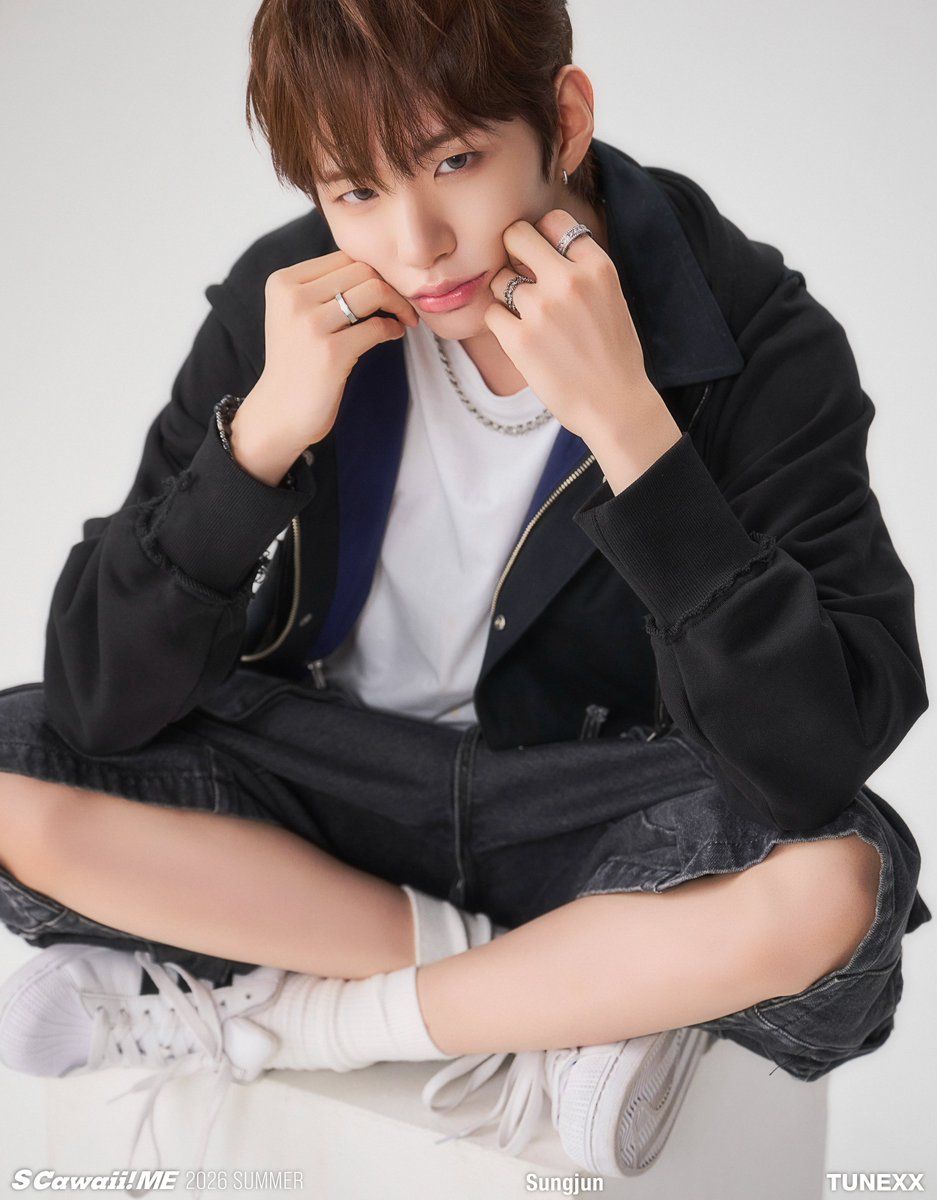 mag_scawaii_men's tweet photo. 📣アザーカット&インタビューの一部公開‼️#TUNEXX #Sungjun📣
Q.メンバーと自分に賞をあげるとしたらどんな賞? 賞品は何をあげますか?
#Sungjun → #Inhu
【賞】イケメンde賞
【商品】イケてる唇を作るリップバーム
インフは本当にイケメンだと思う。初めて会ったとき、「世の中にこんなにかっこいい人がいるのか!」と驚きました。今はかわいいイケメンから、男らしいイケメンに進化。「I’m Alive」のMVを観れば、僕が言っている意味がわかると思います。賞品はリップバーム。さらにイケメンになってほしいな。#Sungjun
誌面では、全員が全メンバーに賞を授与🏆 ぜひ誌面もチェックしてくださいね☺️
_______
好評発売中‼️
『S Cawaii! ME 2026 SUMMER』
🌈購入者特典🌈
下記URLからお求めいただくと、#TUNEXX の購入者特典のフォトカードを7種類からランダムで1枚差し上げます🎁
<通常版>https://t.co/pf0bJ8ccEf
<特別版>https://t.co/LuVSHER0Jy
⭐️Overseas shipping available.
⭐️해외 배송 가능
⭐️供海外配送服务
⭐️海外通販🆗
_______
🌈グッズ発売🌈
撮りおろしビジュアルで作成した #TUNEXX のブロマイドを発売‼️
※完全受注販売です。
※申し込み締め切り7/16(木)23:59。
https://t.co/ZfpfDNdGoZ
⭐️Overseas shipping available.
⭐️해외 배송 가능
⭐️供海外配送服务
⭐️海外通販🆗
_______
本の詳細はこちら👇
https://t.co/aqEUzPoh85
#Donggyu
#Inhu
#Taira
#Sungjun
#Zeon
#Sihwan
#Arctic
@TUNEXX_official
@TUNEXX_japan
