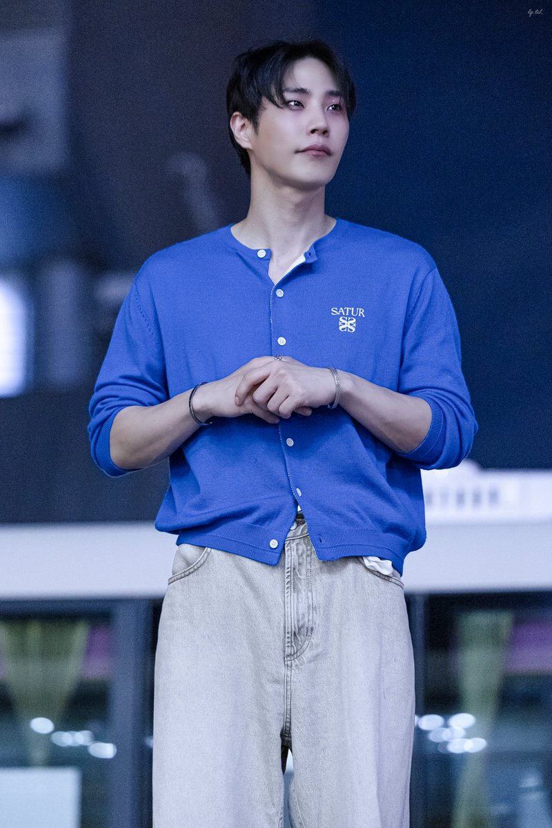 lip_tul_picture's tweet photo. 260711 이터니티 앵콜 콘서트 퇴근길
#유태율 배우님 https://t.co/jmHIDv5iTb