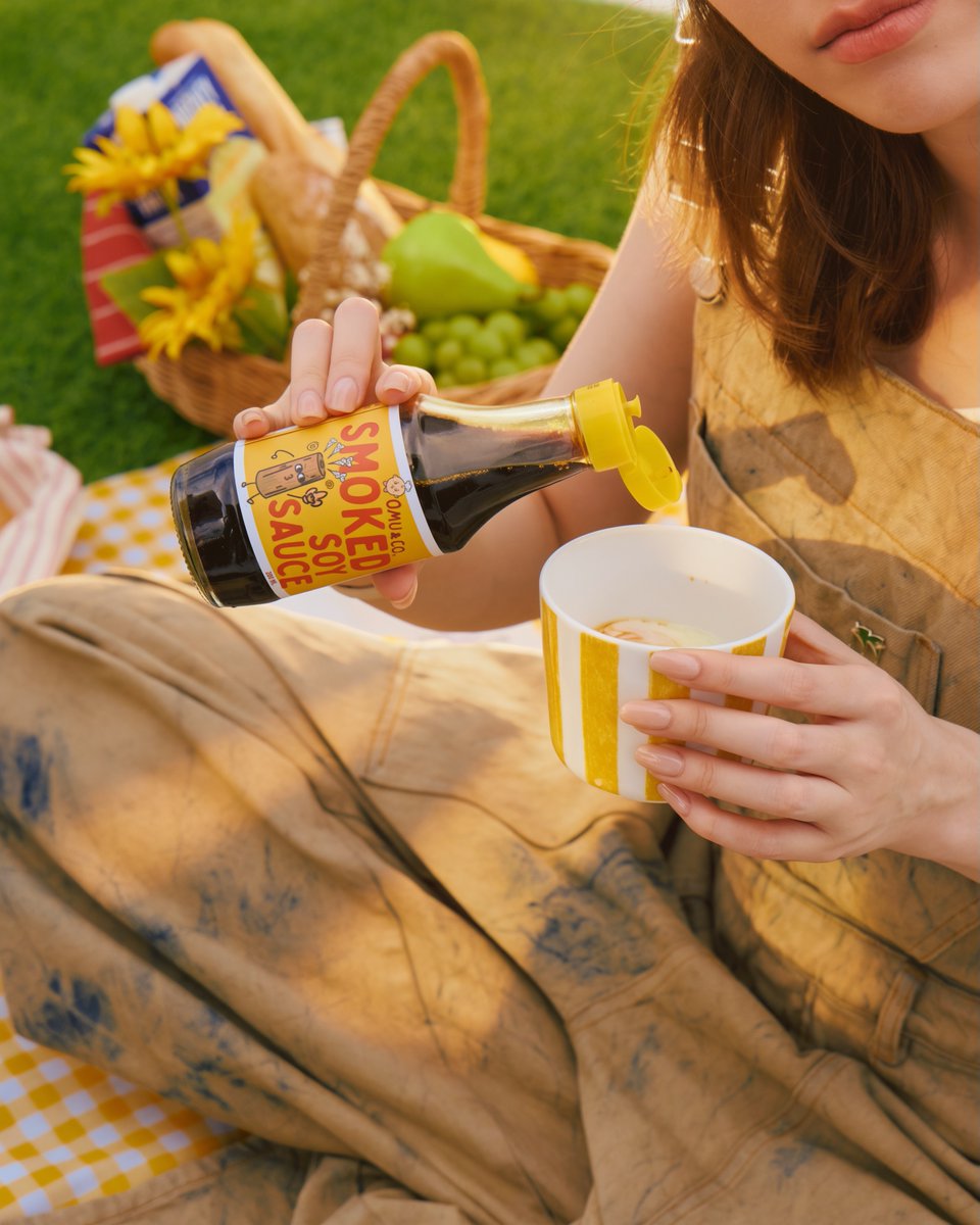 ORMKORNHOMETH's tweet photo. 13.07.2026 : IG : omuandco 

The picnic is set. 🧺☀️
Now we‘re waiting for you.
HOUSE SAUCE 🏠

Coming soon. ✨

#OmuAndCo #HouseSauce #TinyBottleBigFlavorParty
#ออมกรณ์นภัส‌ #OrmKornnaphat‌ 
@ormmormm https://t.co/8bXGPYNJQz