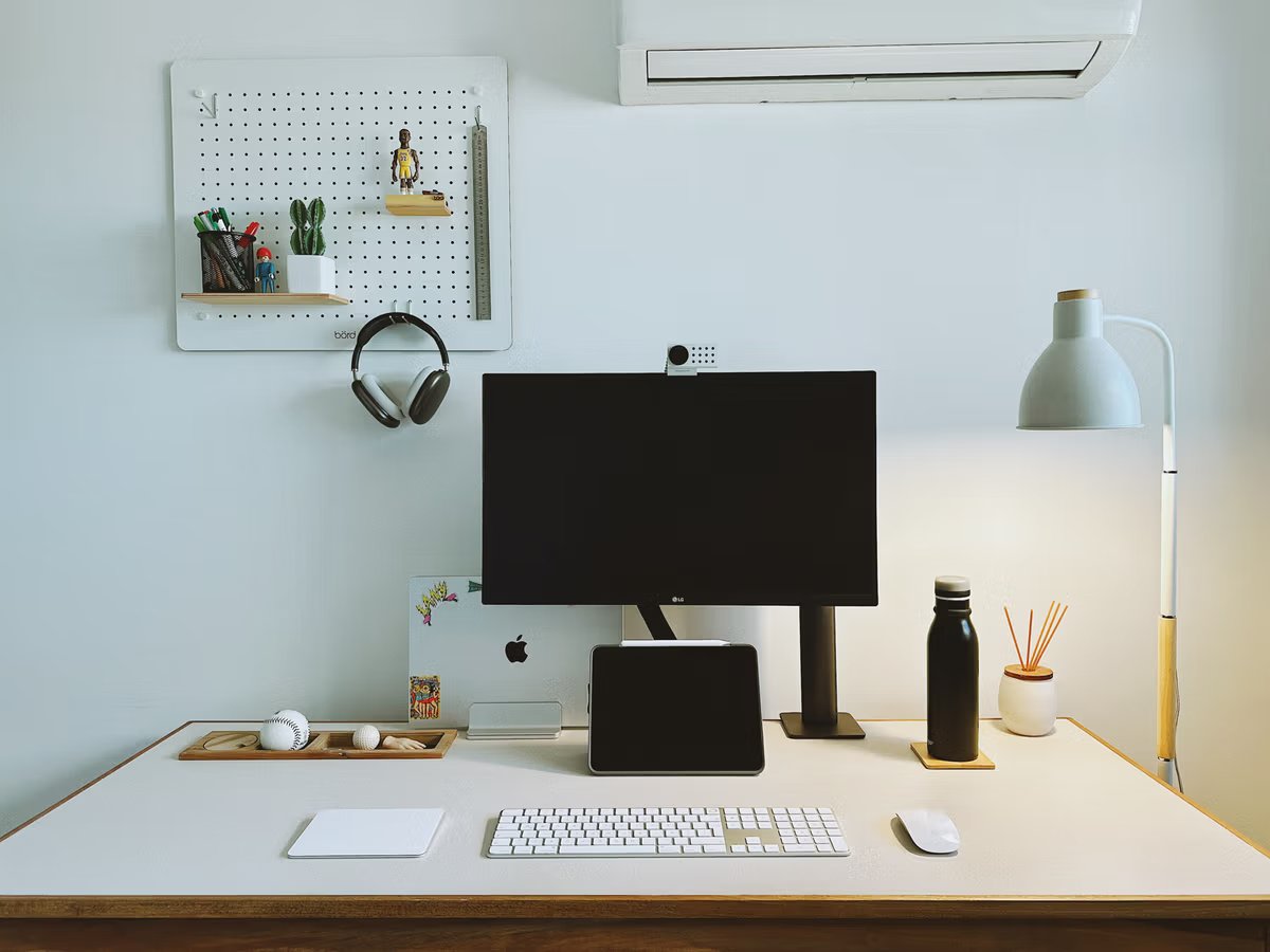 workspacesxyz's tweet photo. Monday setups 💻 https://t.co/AHbdWAca7r