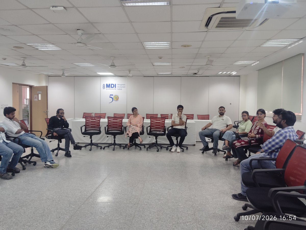 MDIGurgaon's tweet photo. MDI Gurgaon’s CBSN Lab launched Behavioural Brew on 10th July! Students &amp; researchers discussed research, feedback &amp; greenwashing — how it tricks the brain and impacts buying decisions.
#MDIGurgaon #BehavioralScience #Neuroscience #Marketing #HumanResources #Research https://t.co/qSP2RVsUfd